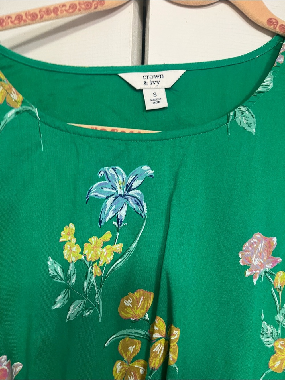 crown & ivy Green Floral Midi Dress - Picture 2 of 4